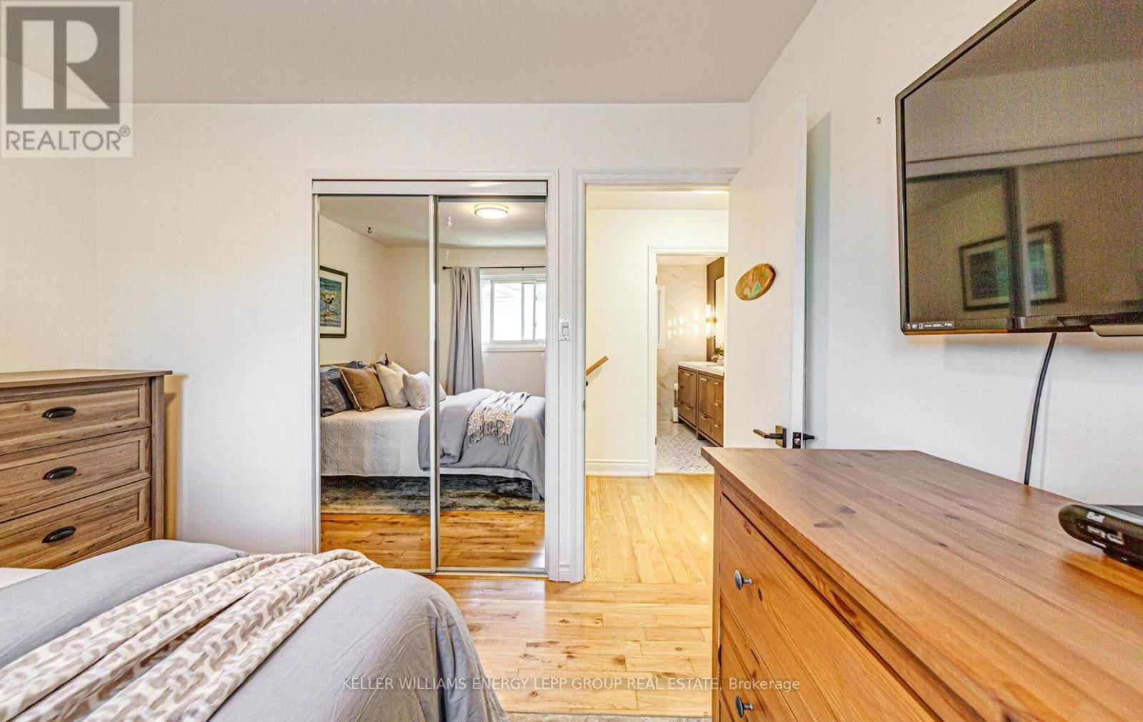 849 BYRON STREET NORTH Image 12