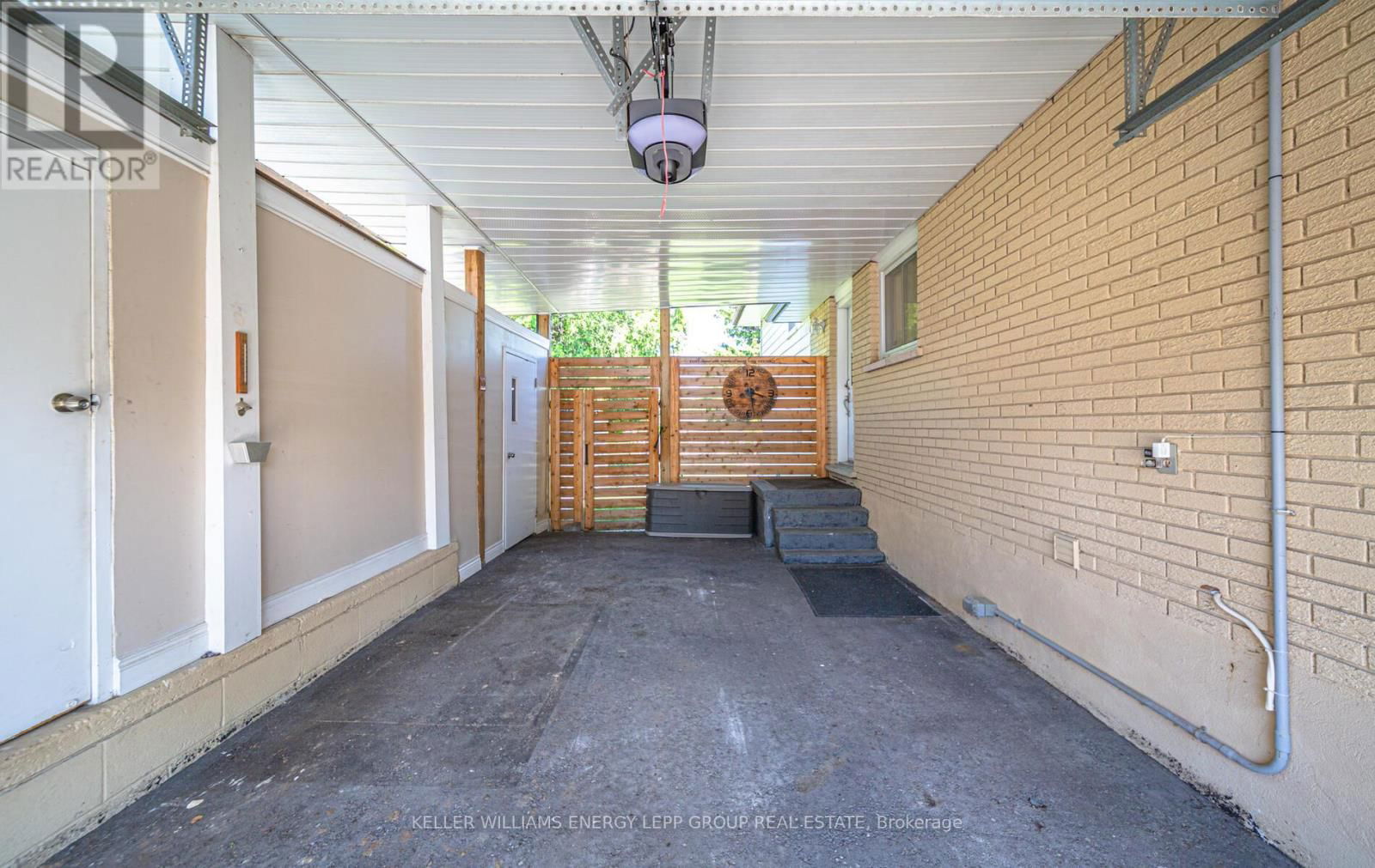 849 BYRON STREET NORTH Image 29