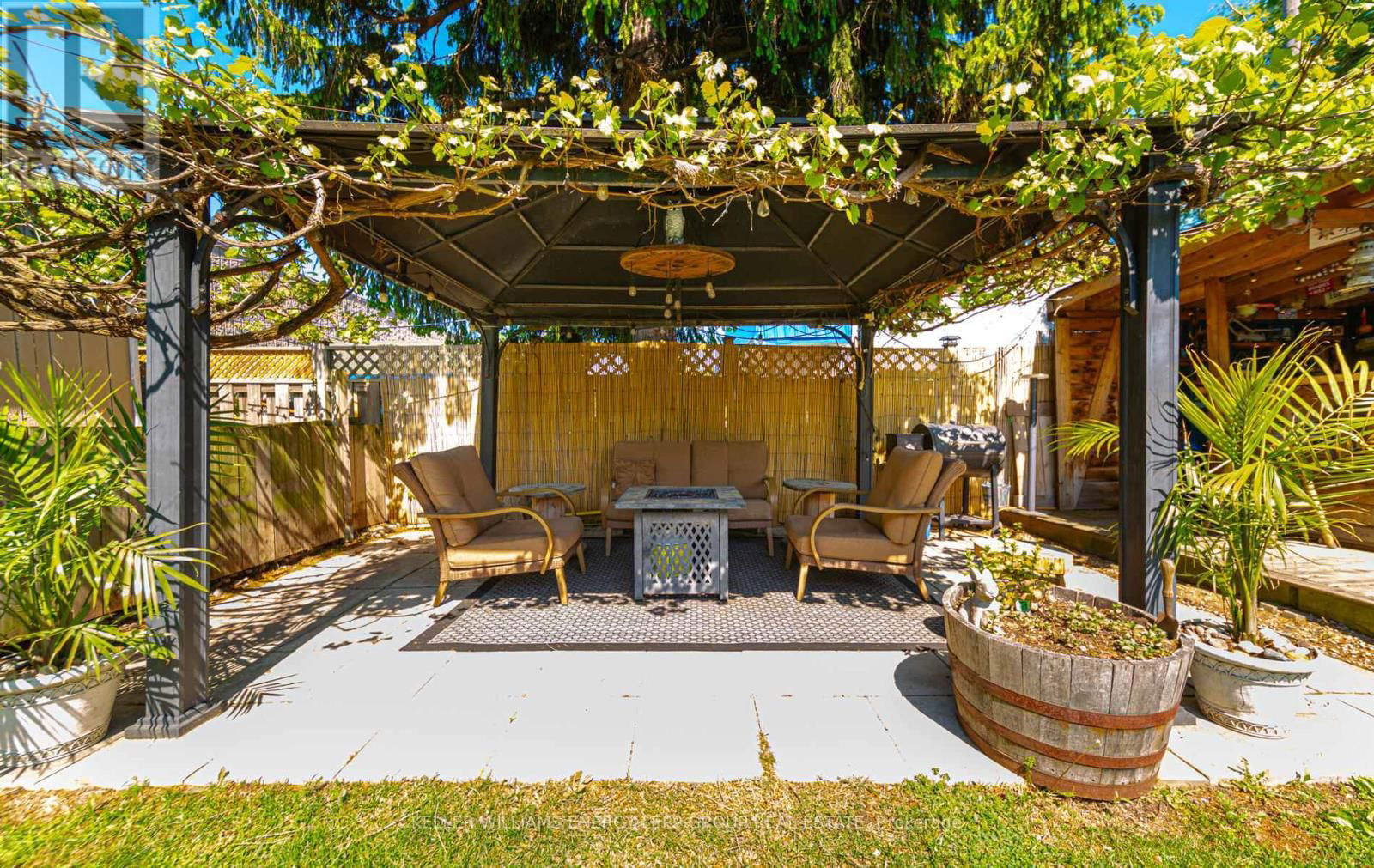 849 BYRON STREET NORTH Image 36
