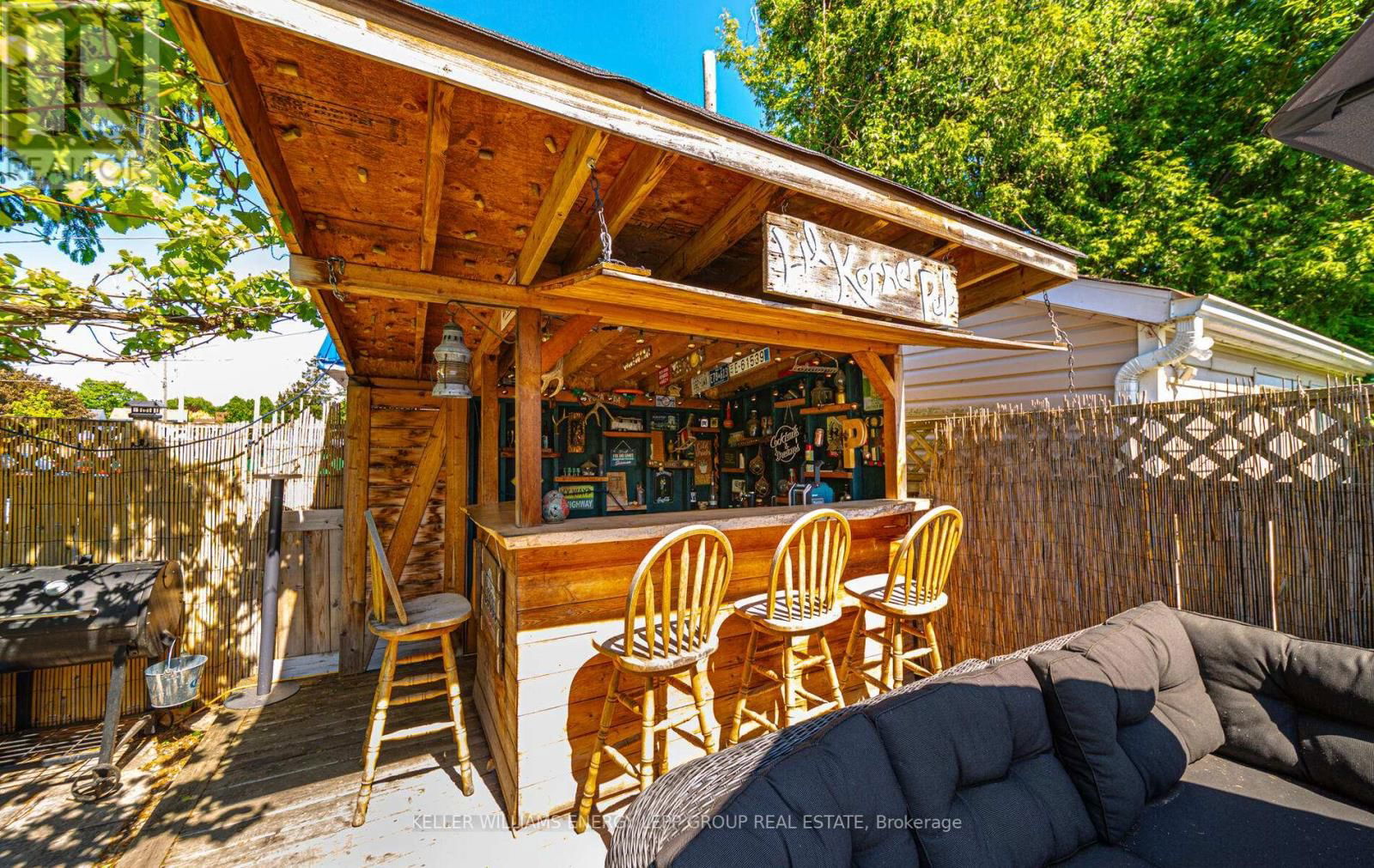 849 BYRON STREET NORTH Image 38