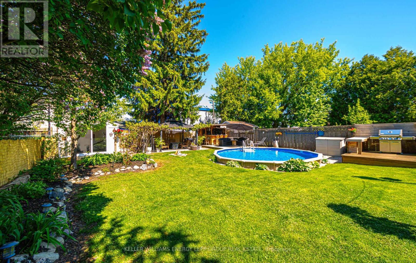 849 BYRON STREET NORTH Image 44