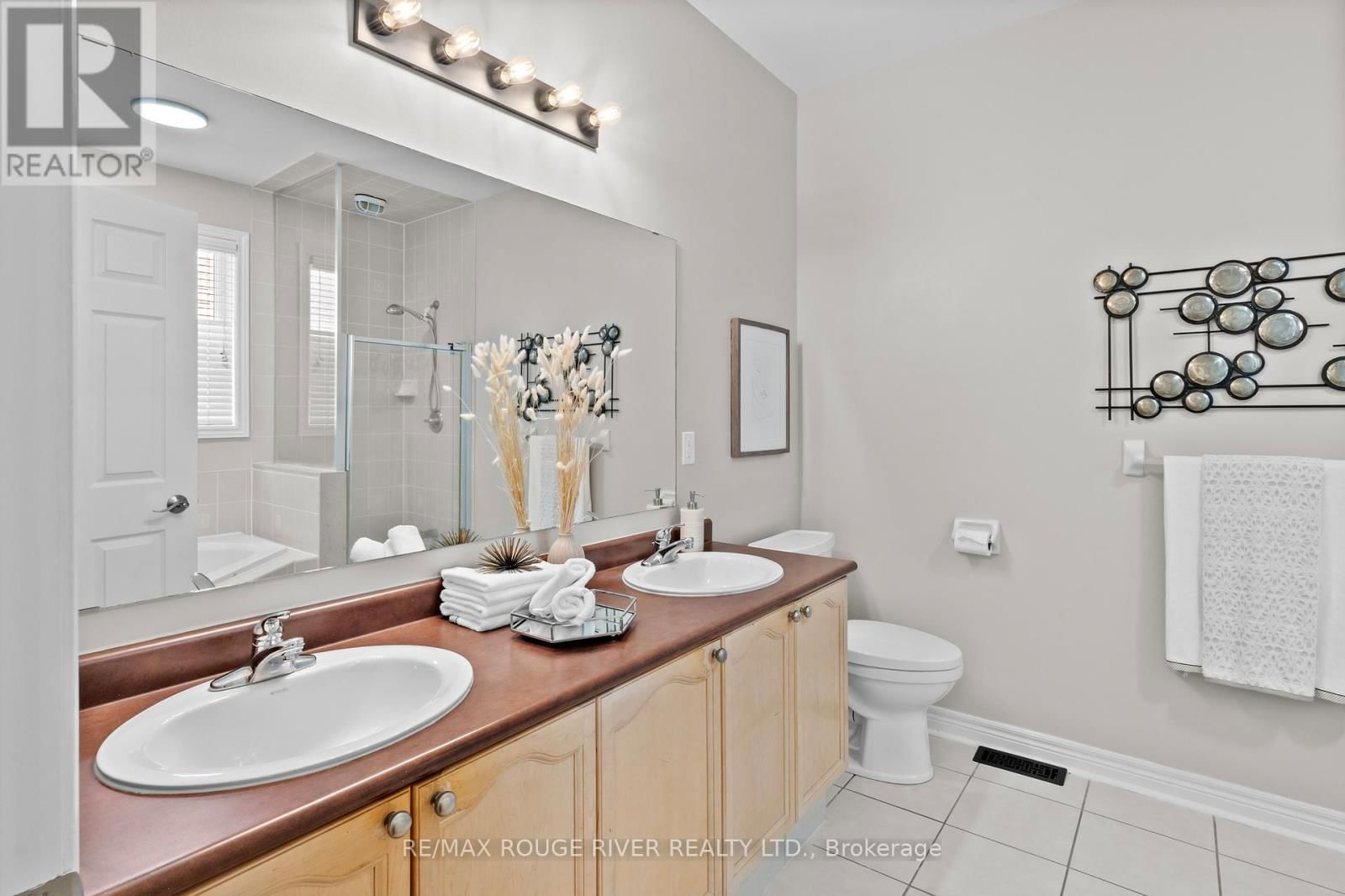 11 MAPLE EDGE LANE Image 19