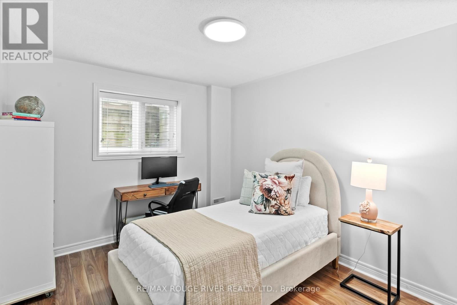 11 MAPLE EDGE LANE Image 33