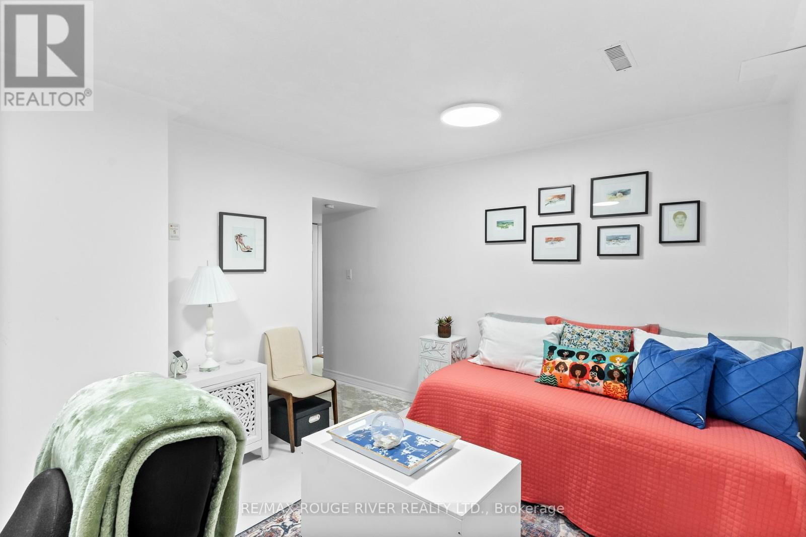 11 MAPLE EDGE LANE Image 34