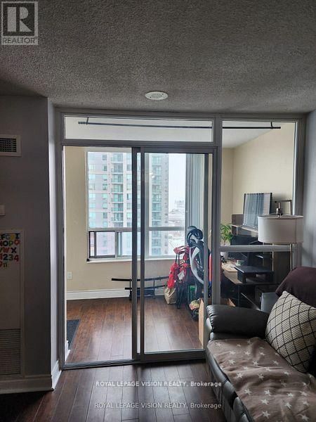 2103 - 60 BRIAN HARRISON WAY Image 15