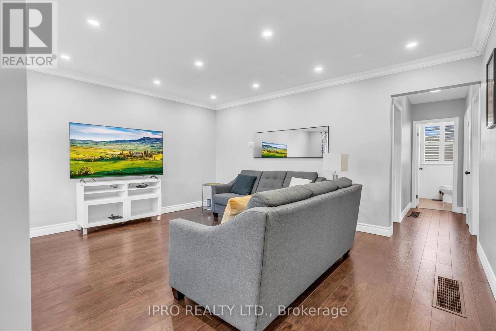 52 TULLOCH DRIVE Image 4