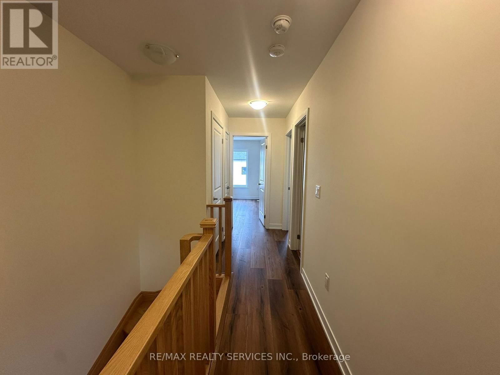 709 - 1695 DERSAN STREET Image 11