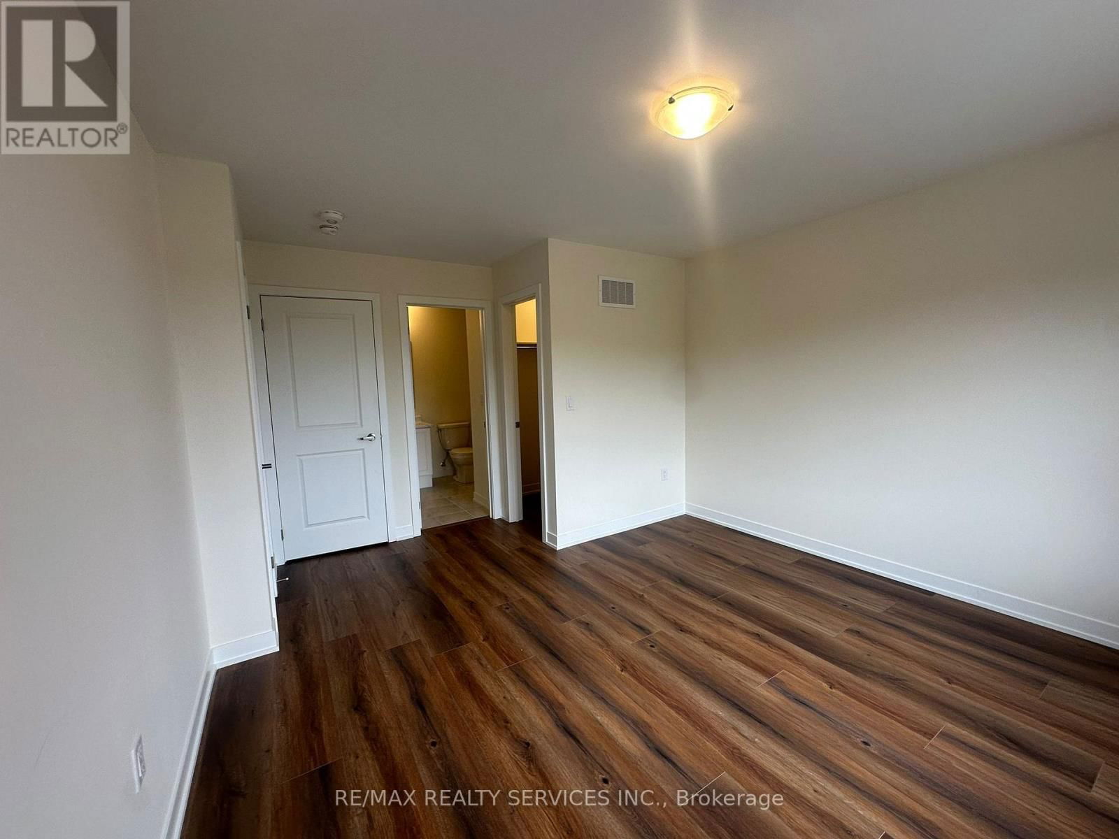 709 - 1695 DERSAN STREET Image 16