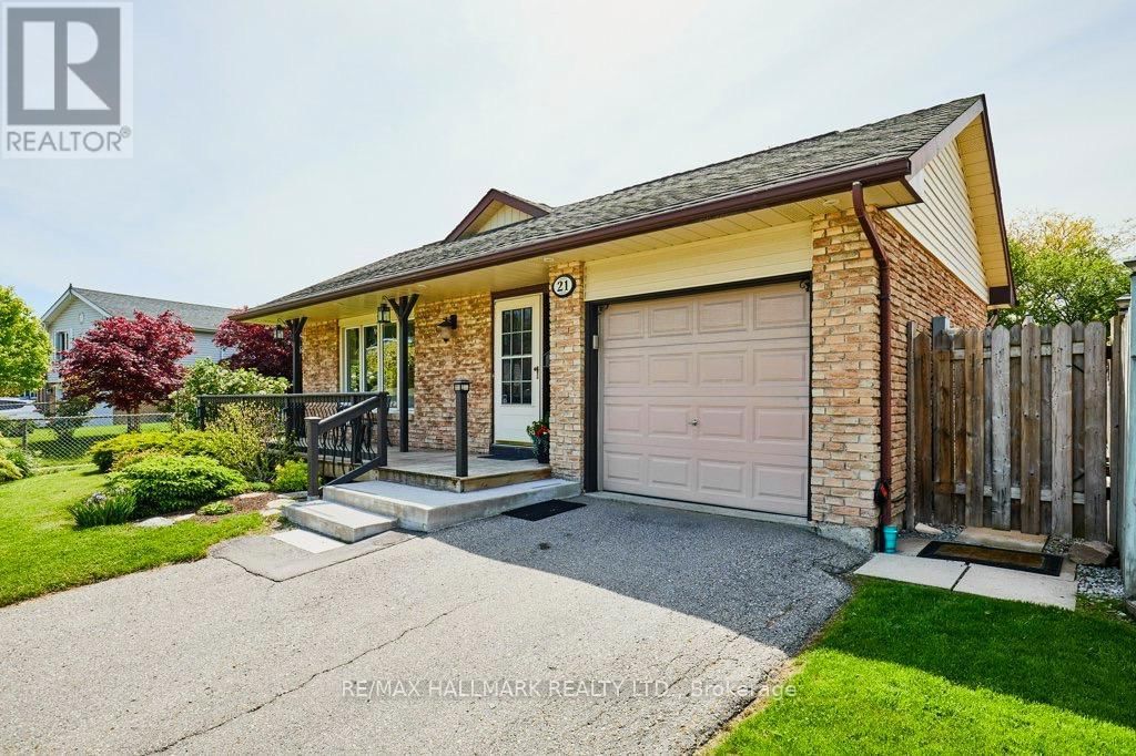 21 PILKINGTON CRESCENT Image 1