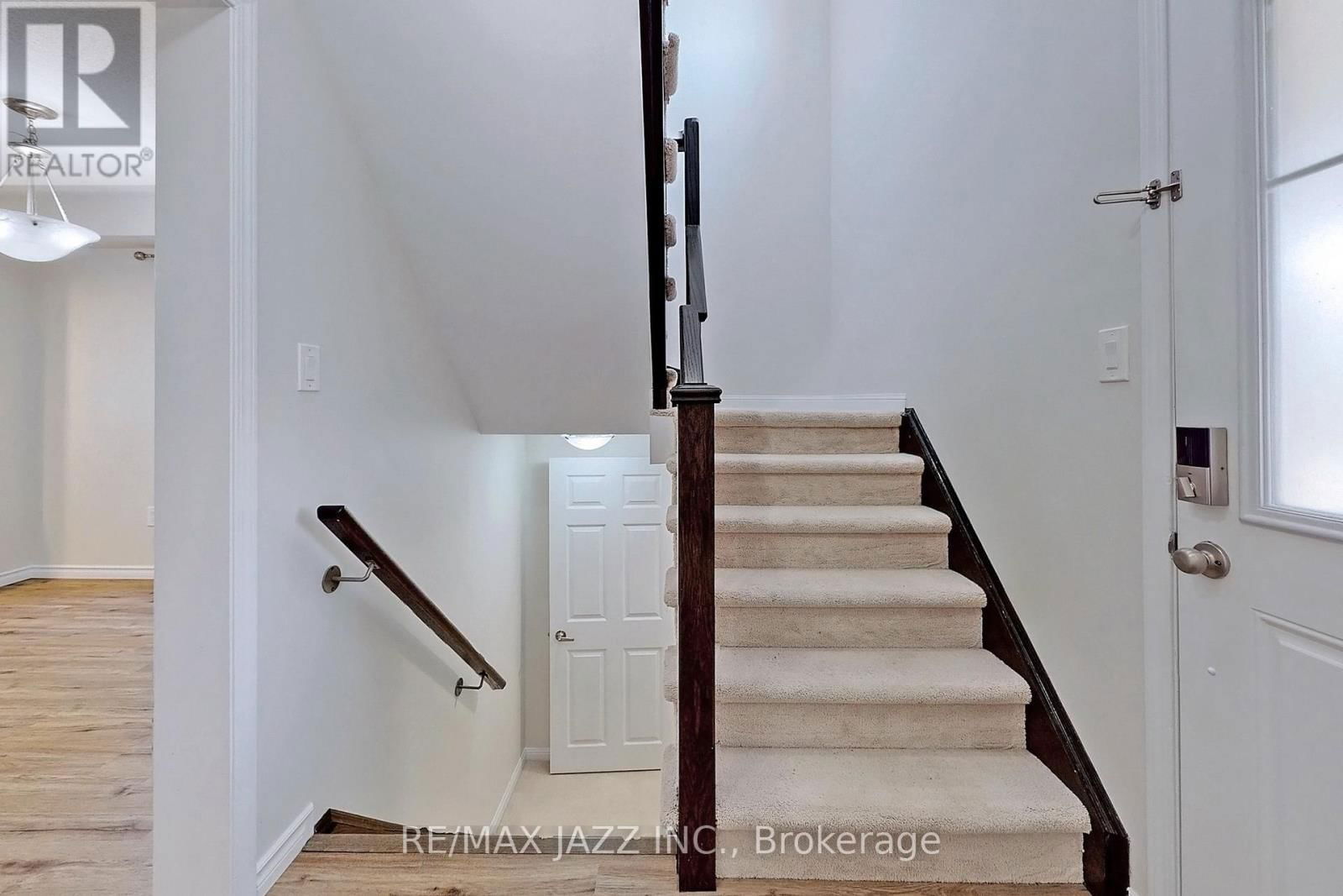 1869 LIATRIS DRIVE Image 23
