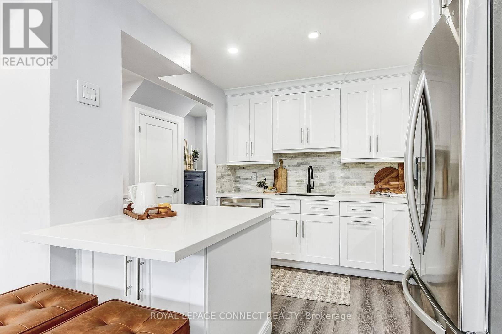 33 WALLACE DRIVE Image 11