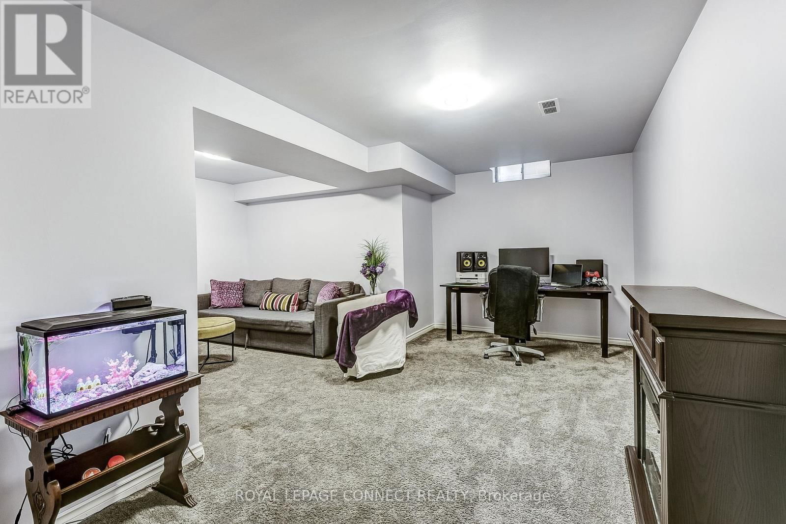 33 WALLACE DRIVE Image 24