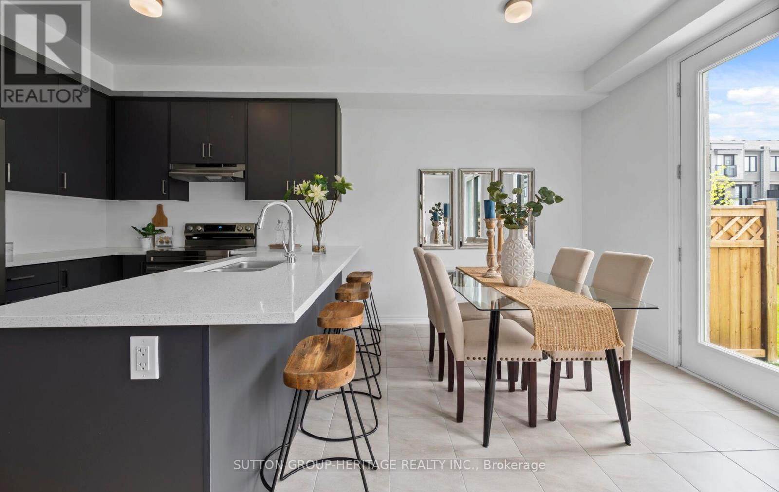 16 SORBARA WAY Image 10