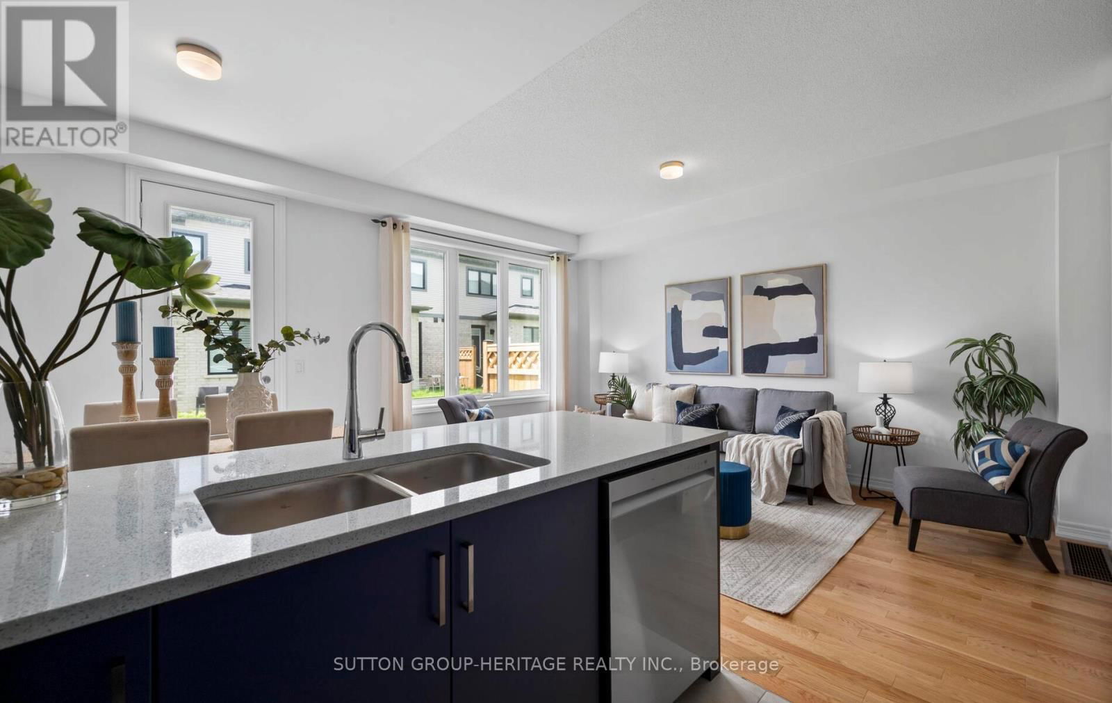 16 SORBARA WAY Image 13