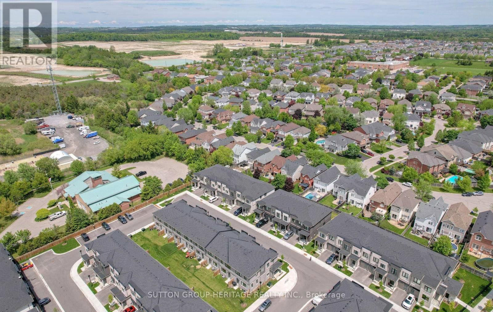 16 SORBARA WAY Image 28