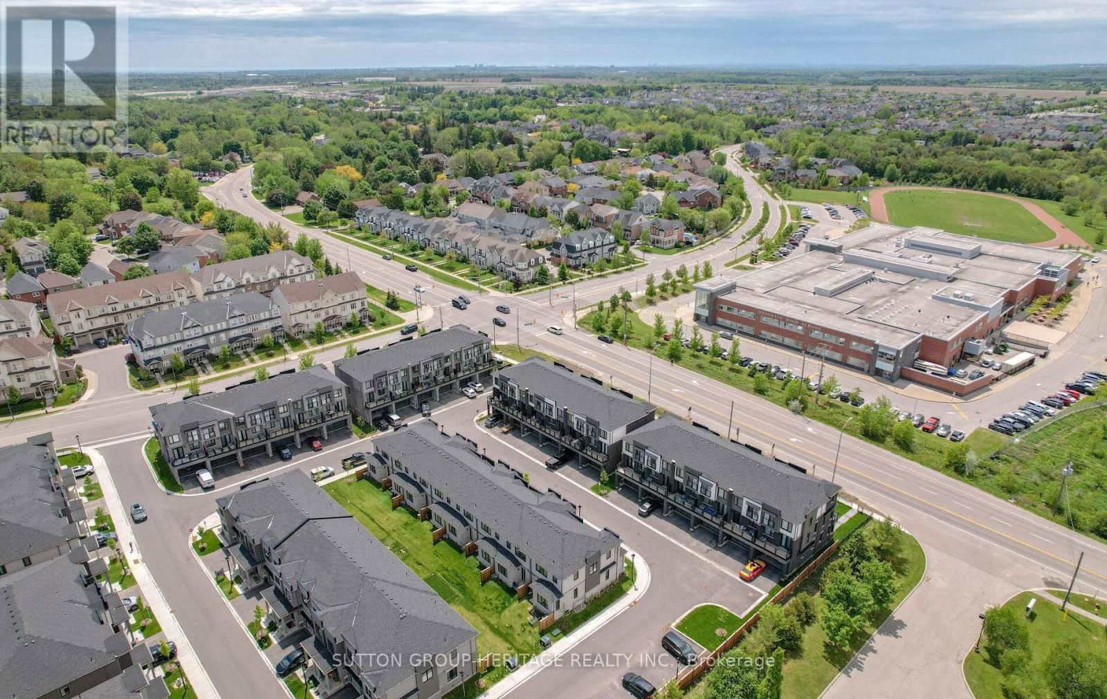 16 SORBARA WAY Image 30