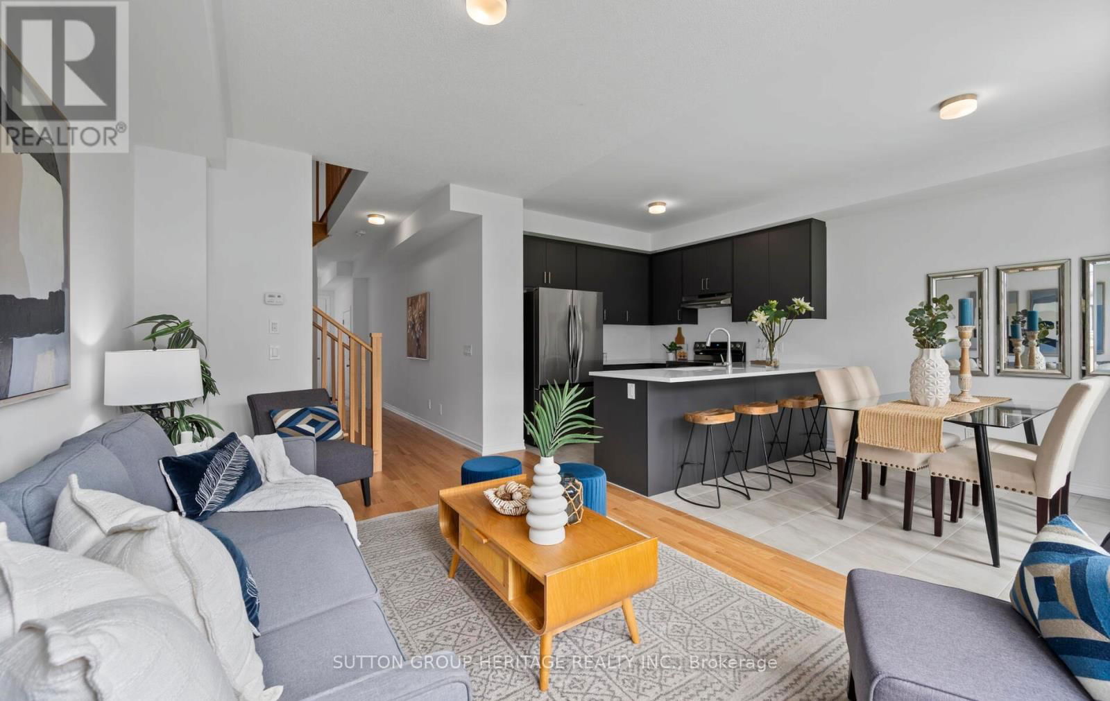 16 SORBARA WAY Image 6