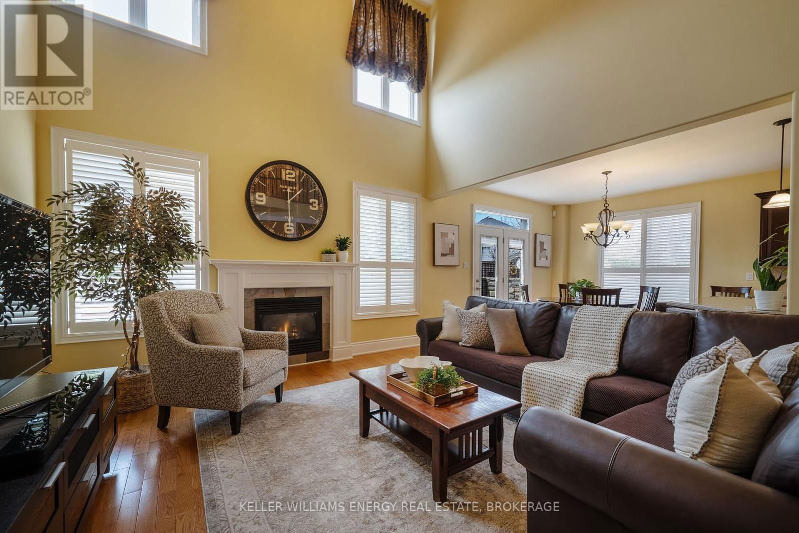1044 SWISS HEIGHTS Image 10