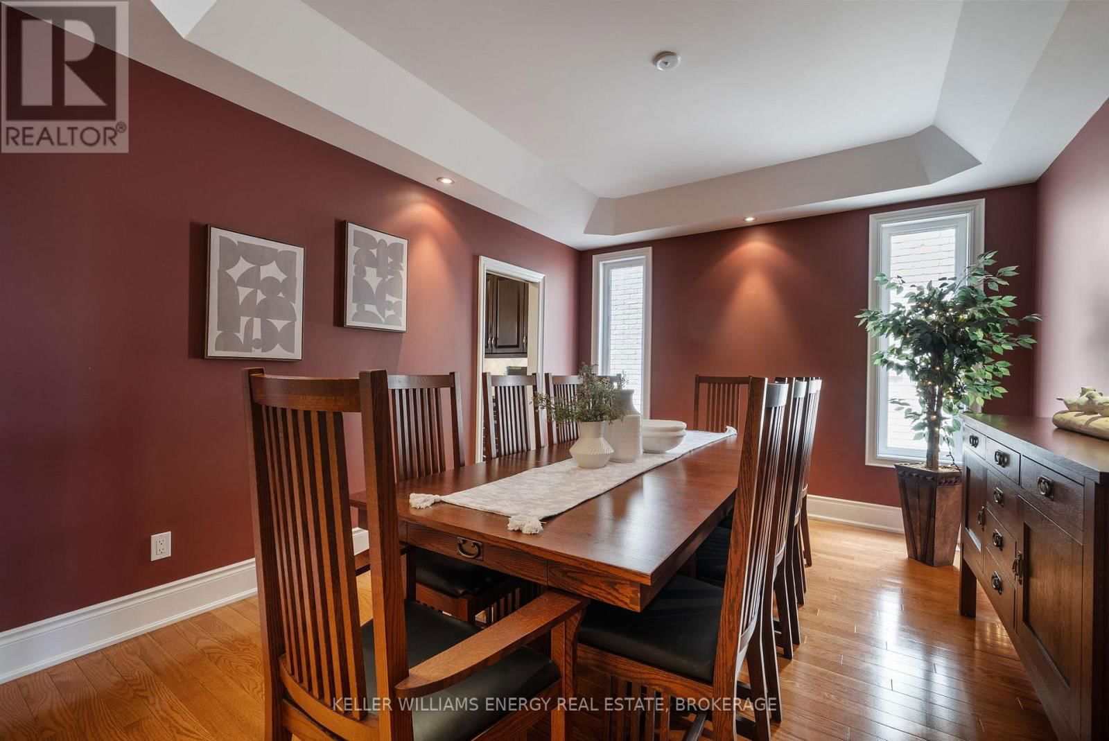 1044 SWISS HEIGHTS Image 14