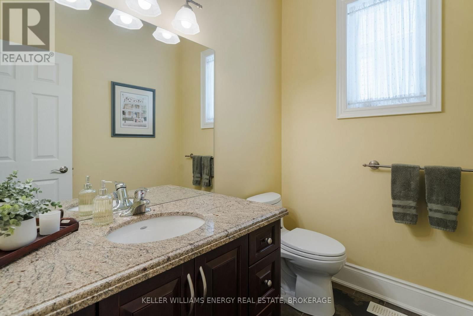 1044 SWISS HEIGHTS Image 17