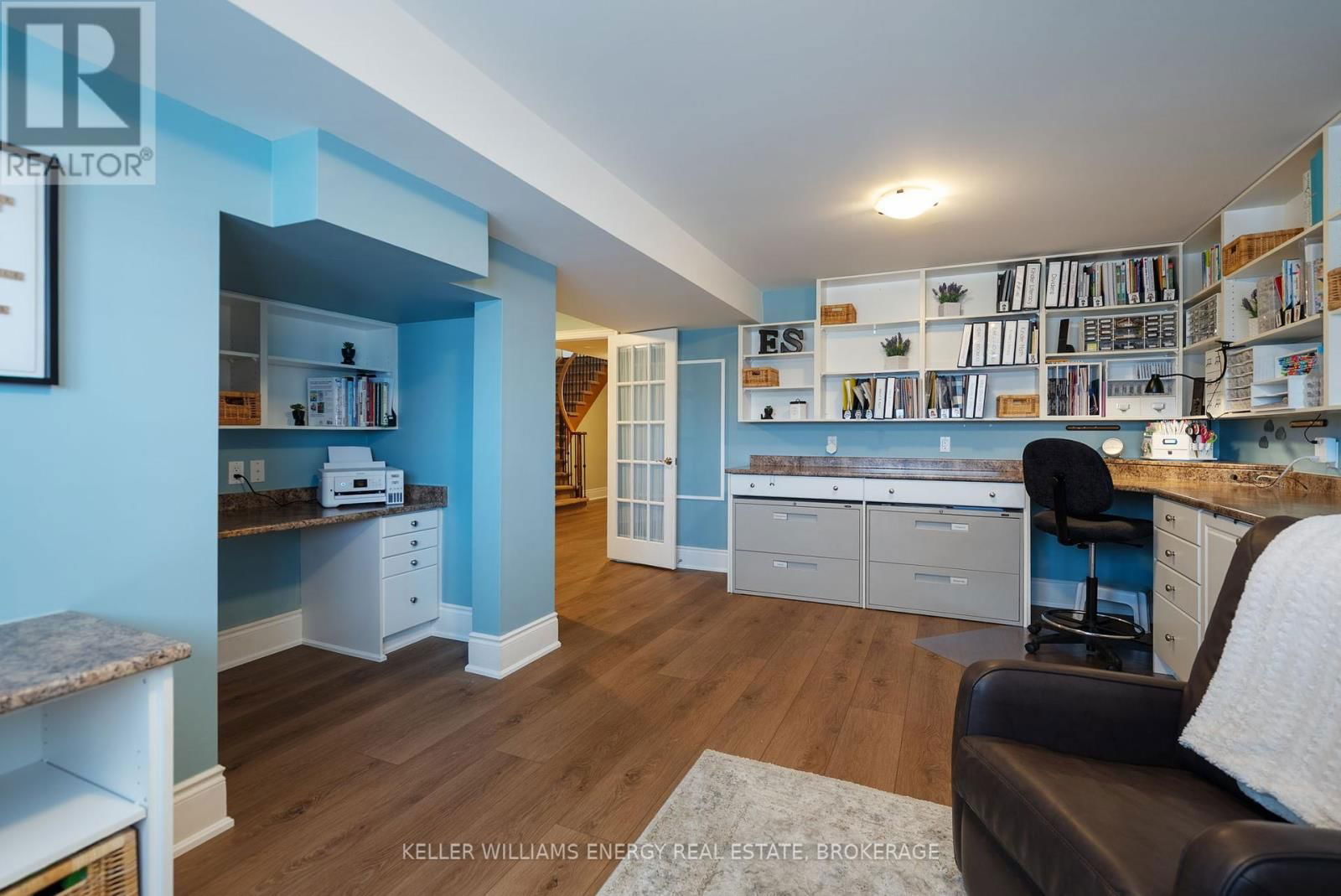 1044 SWISS HEIGHTS Image 30