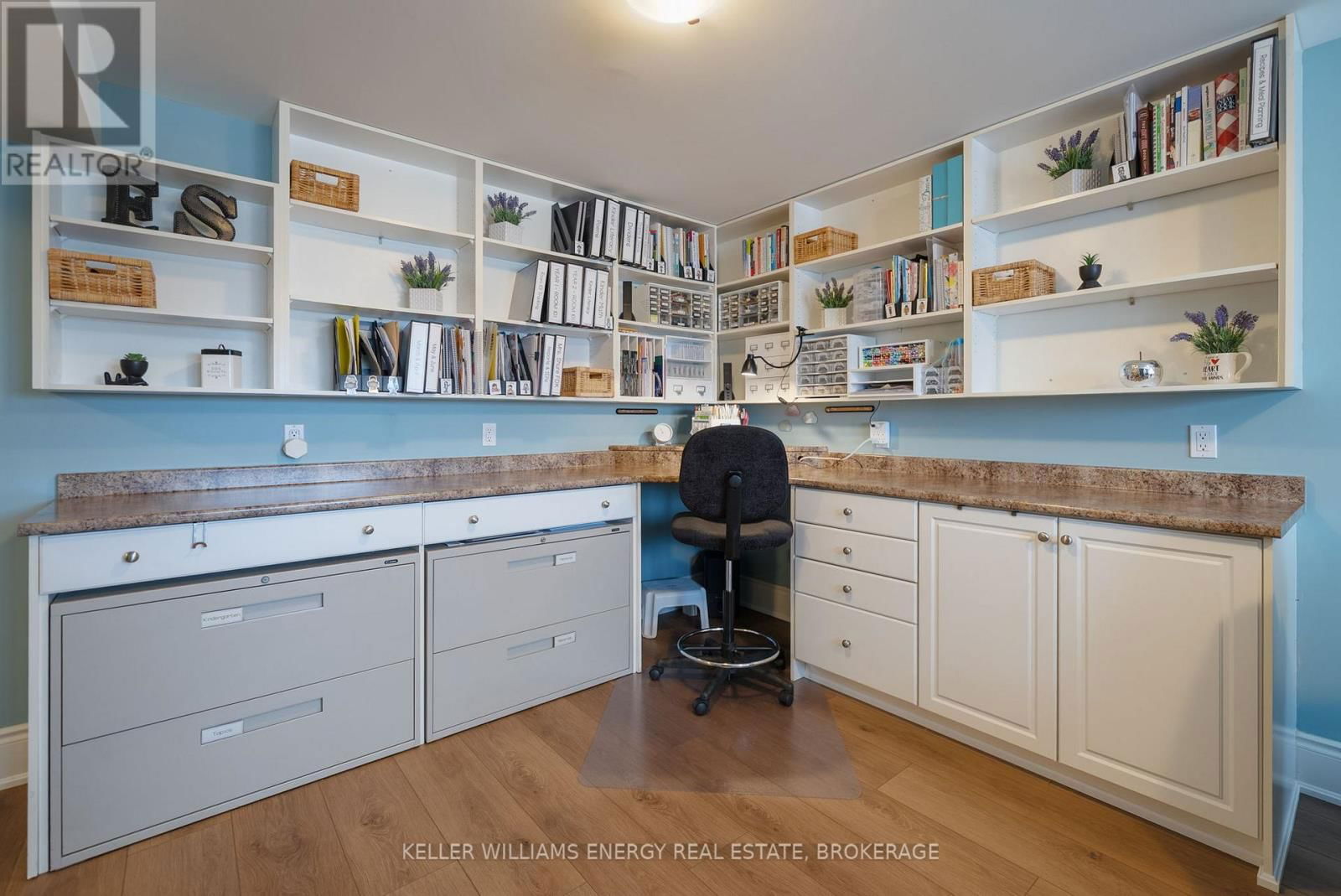 1044 SWISS HEIGHTS Image 31