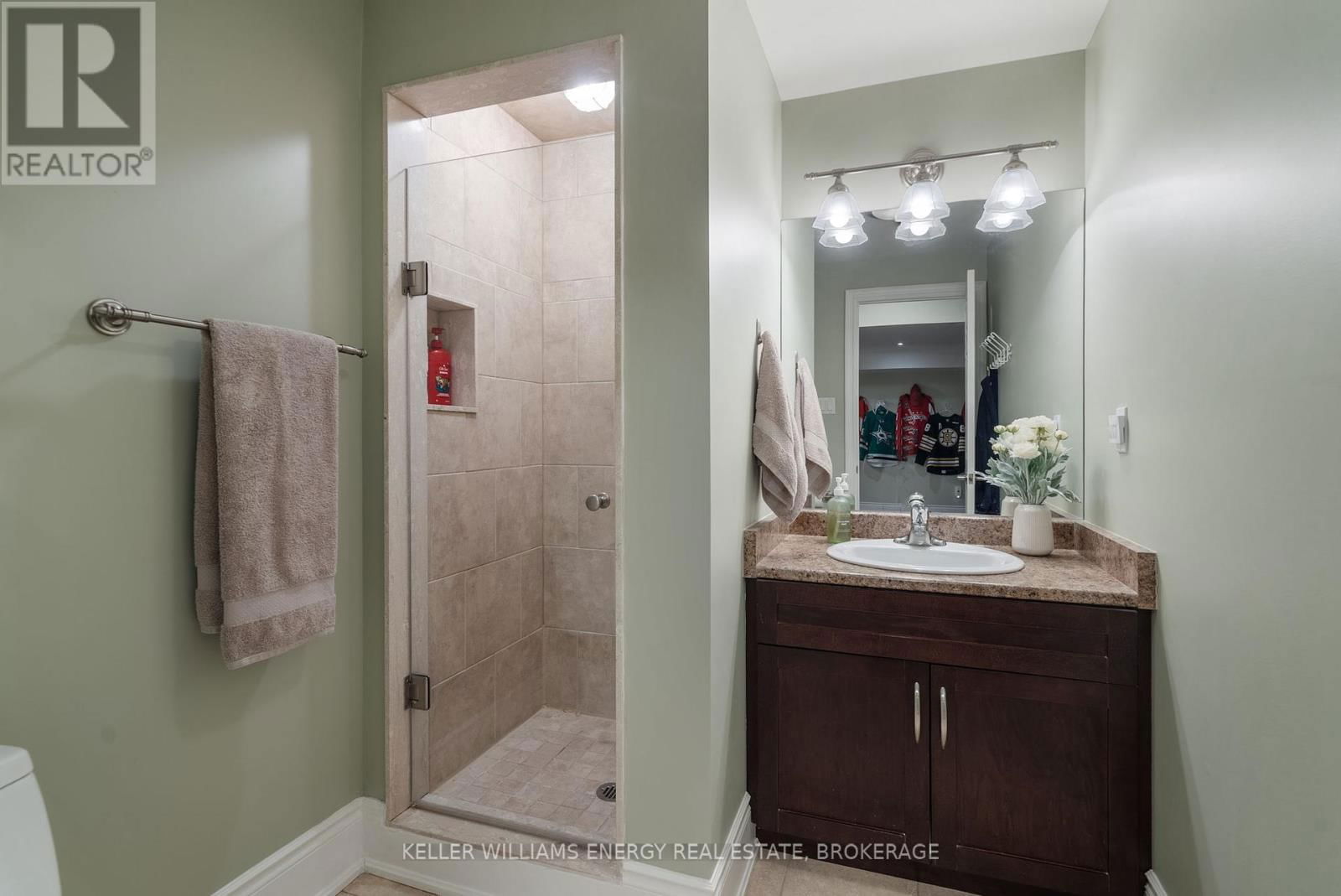 1044 SWISS HEIGHTS Image 35