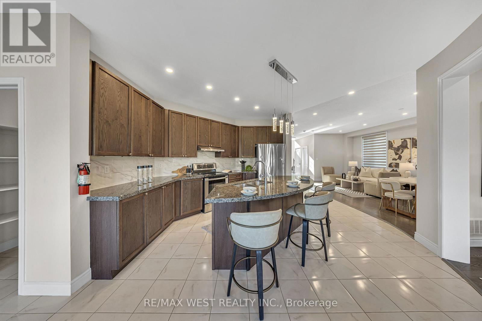 2485 BANDSMAN CRESCENT Image 11
