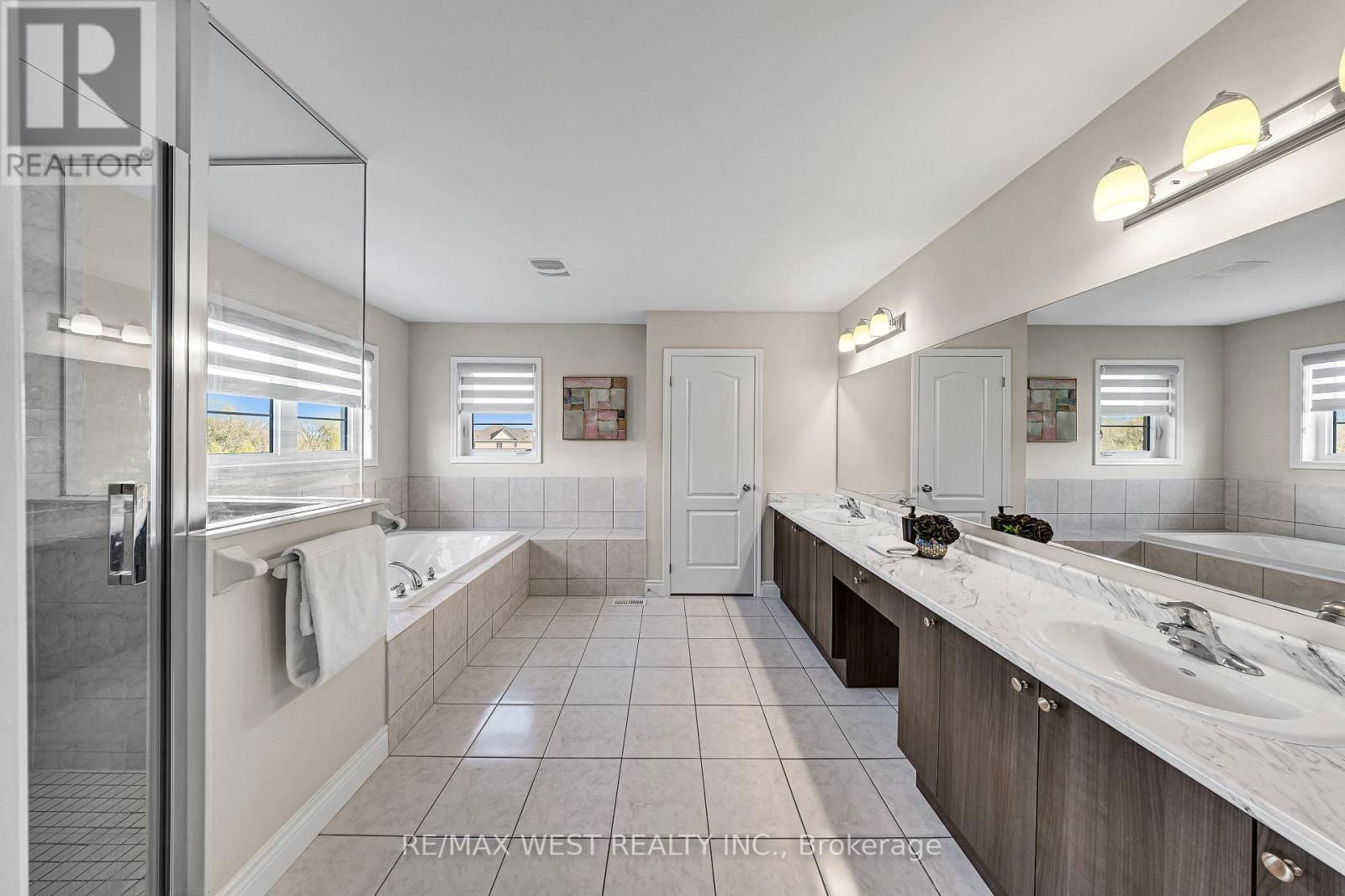 2485 BANDSMAN CRESCENT Image 32