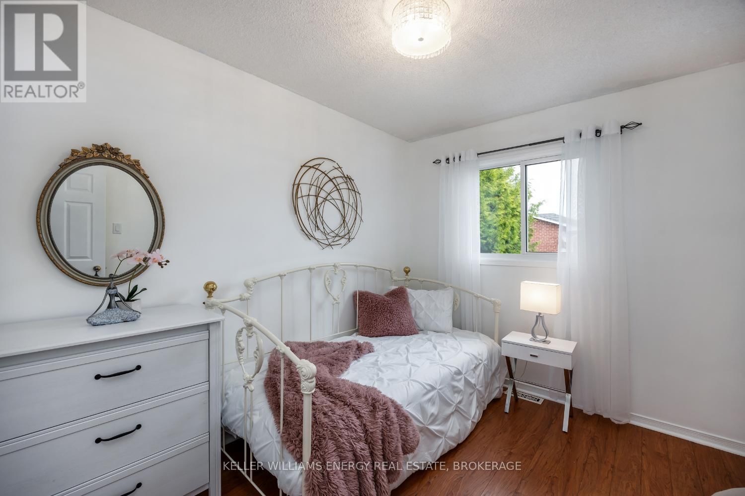 1 ALDCROFT CRESCENT Image 35