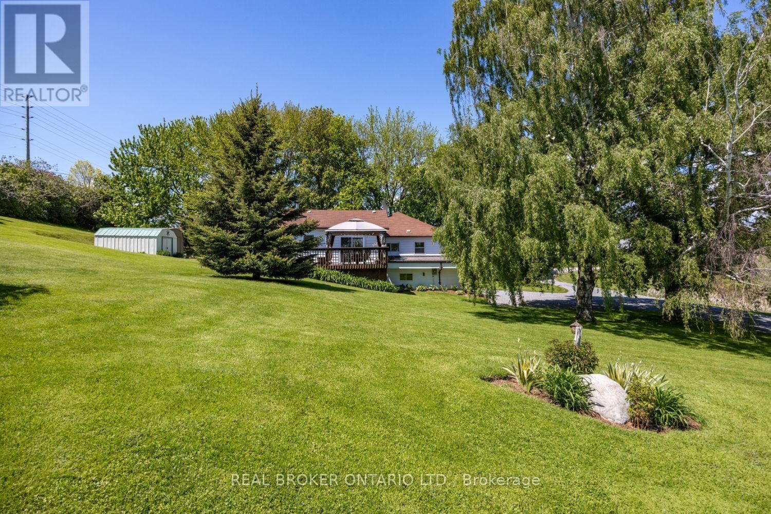 2359 BASELINE ROAD WEST Image 32