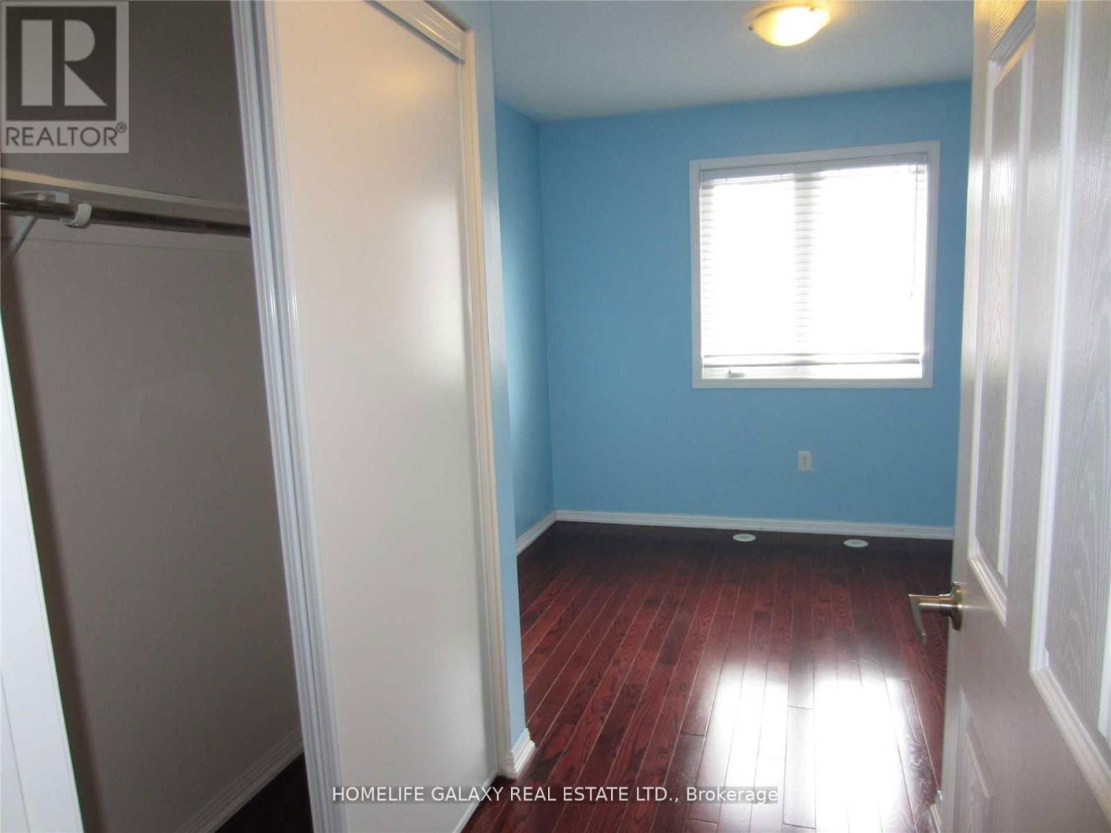 19 WINKLER TERRACE Image 12