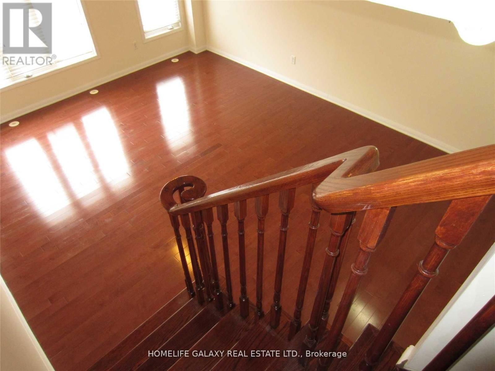 19 WINKLER TERRACE Image 2