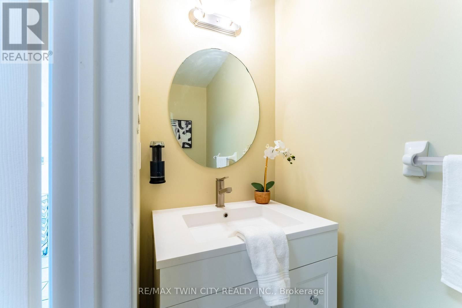 95 BETTINA PLACE Image 13