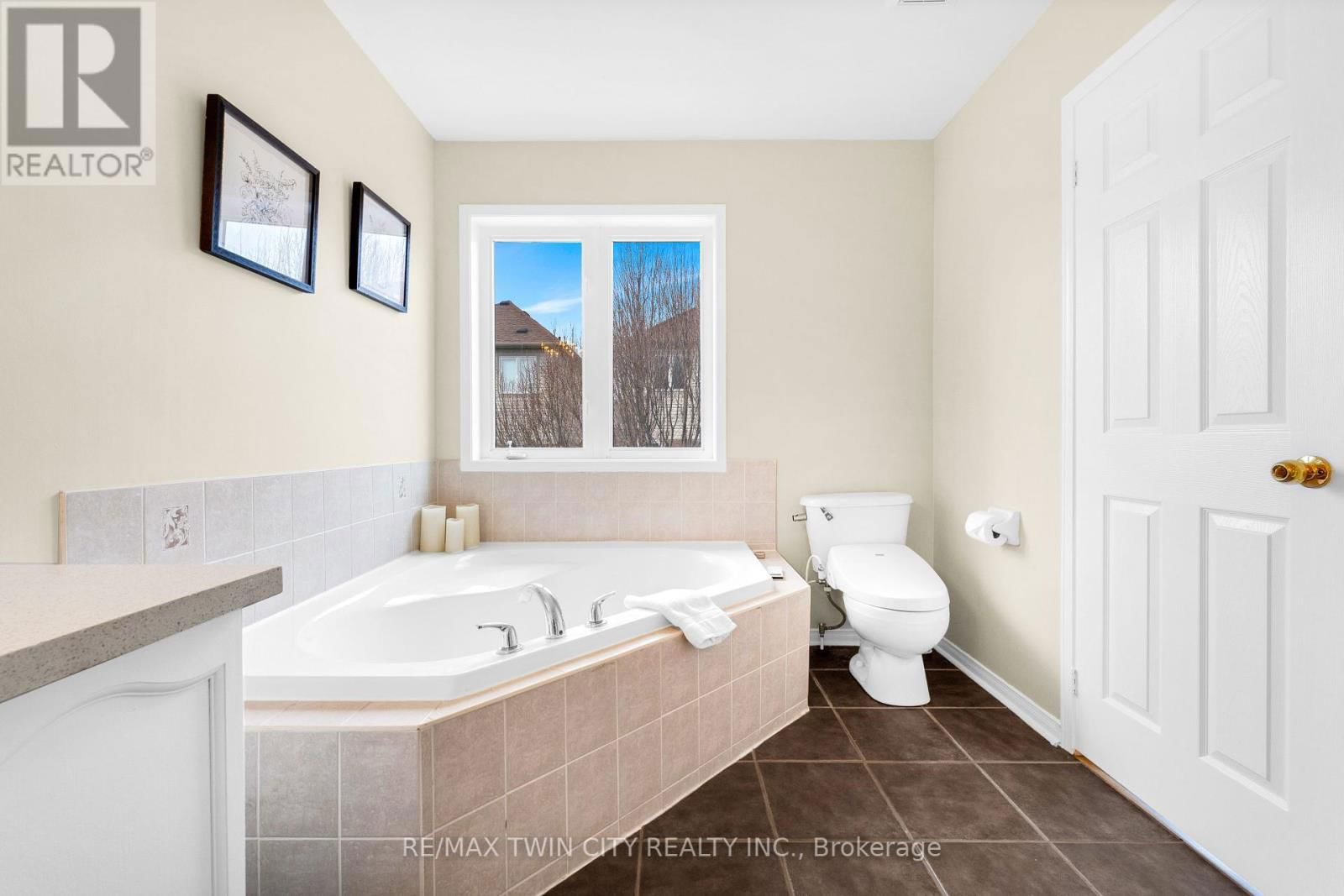 95 BETTINA PLACE Image 18