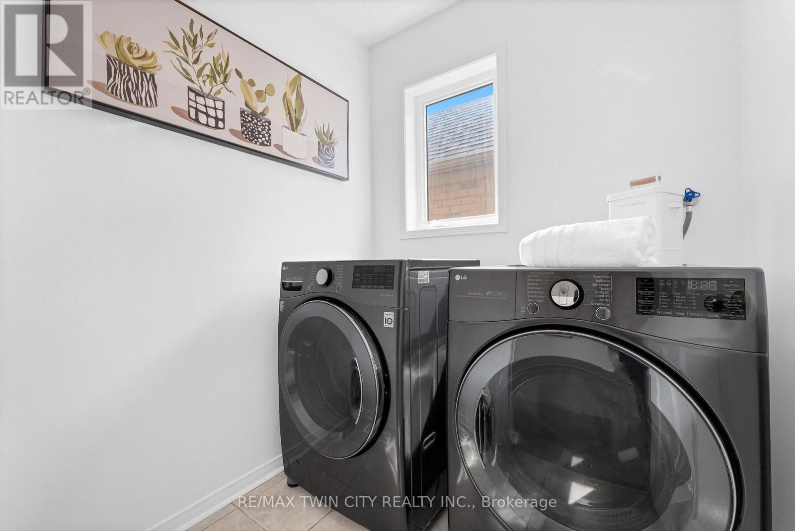 95 BETTINA PLACE Image 26