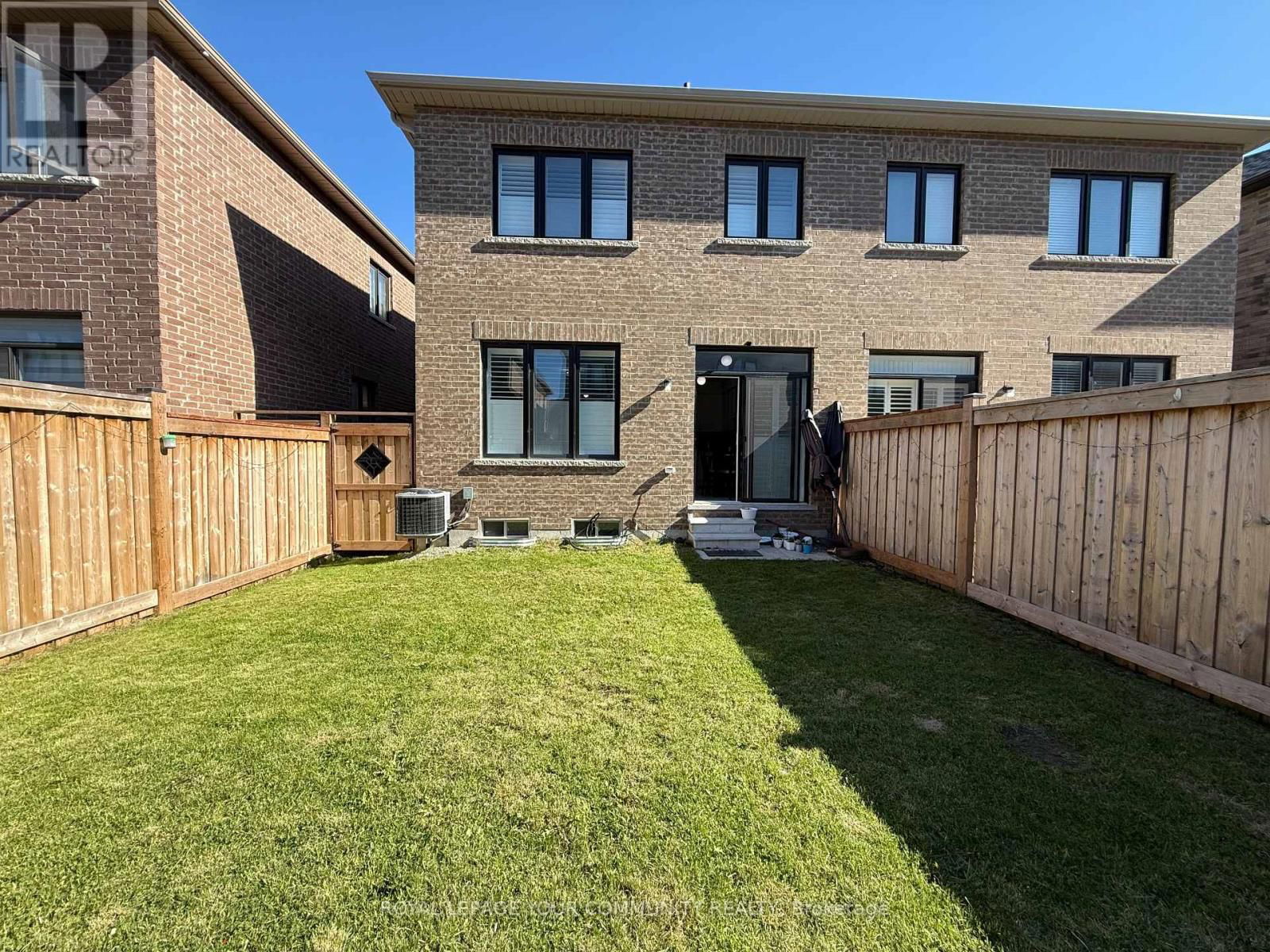 138 CHRISTINE ELLIOTT AVENUE Image 23