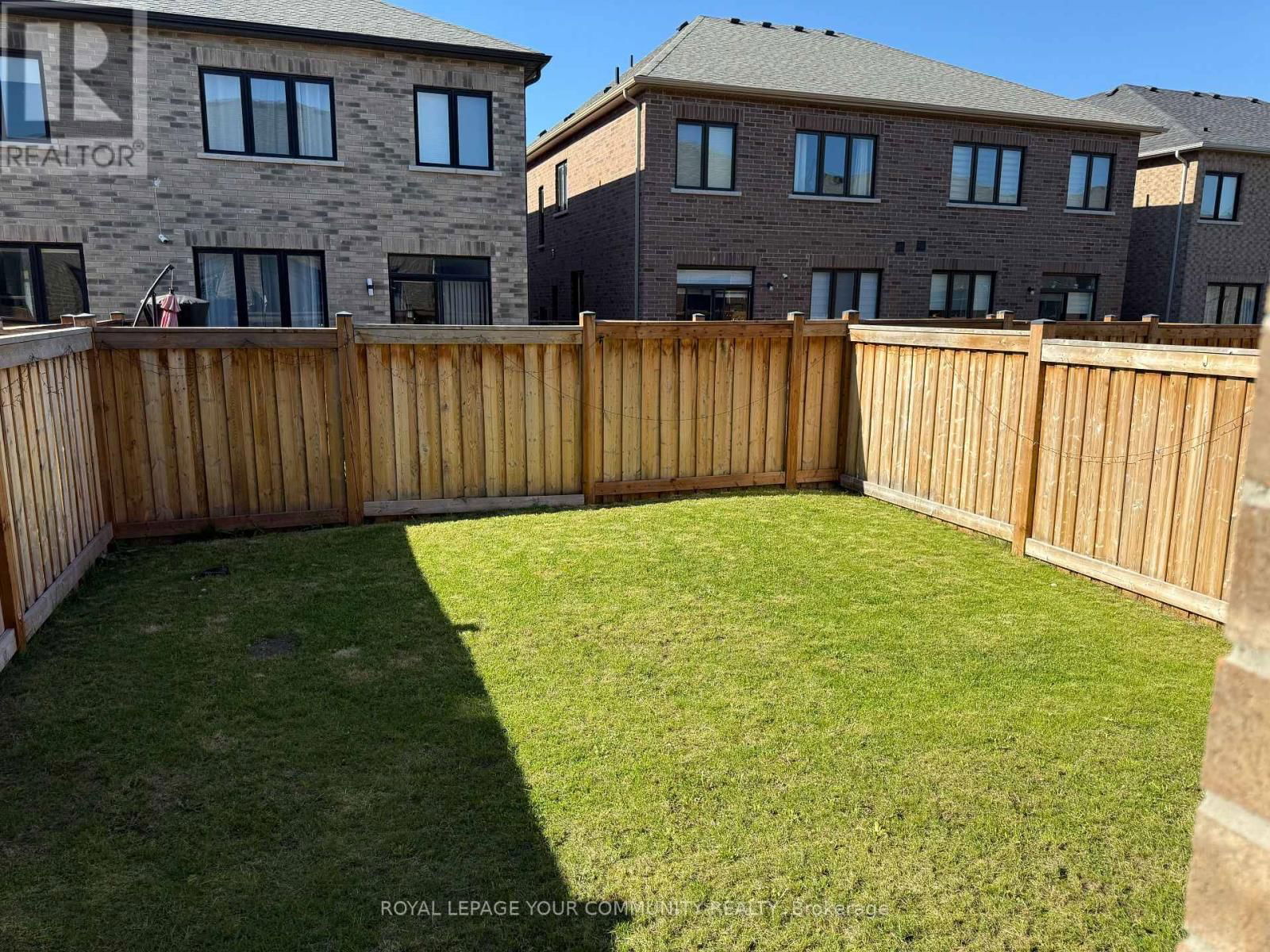 138 CHRISTINE ELLIOTT AVENUE Image 24