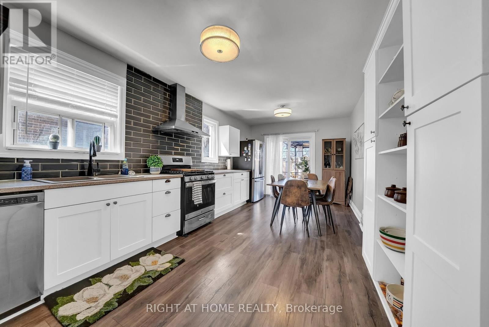 244 OSHAWA BOULEVARD Image 11