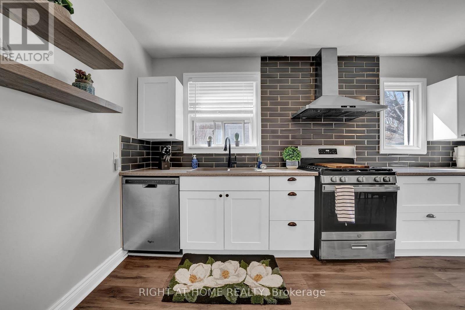 244 OSHAWA BOULEVARD Image 12