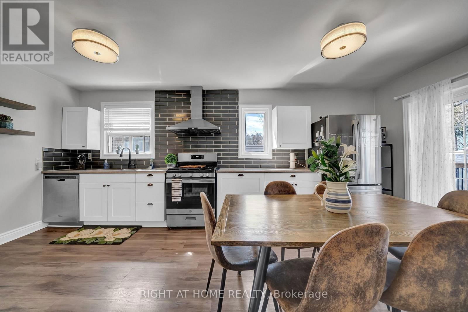 244 OSHAWA BOULEVARD Image 13