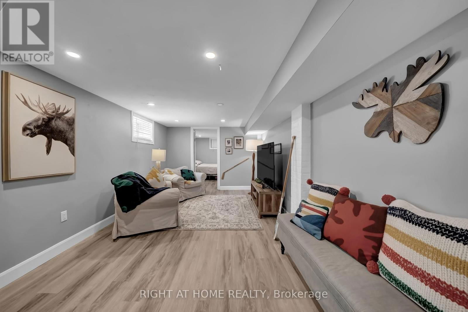 244 OSHAWA BOULEVARD Image 20