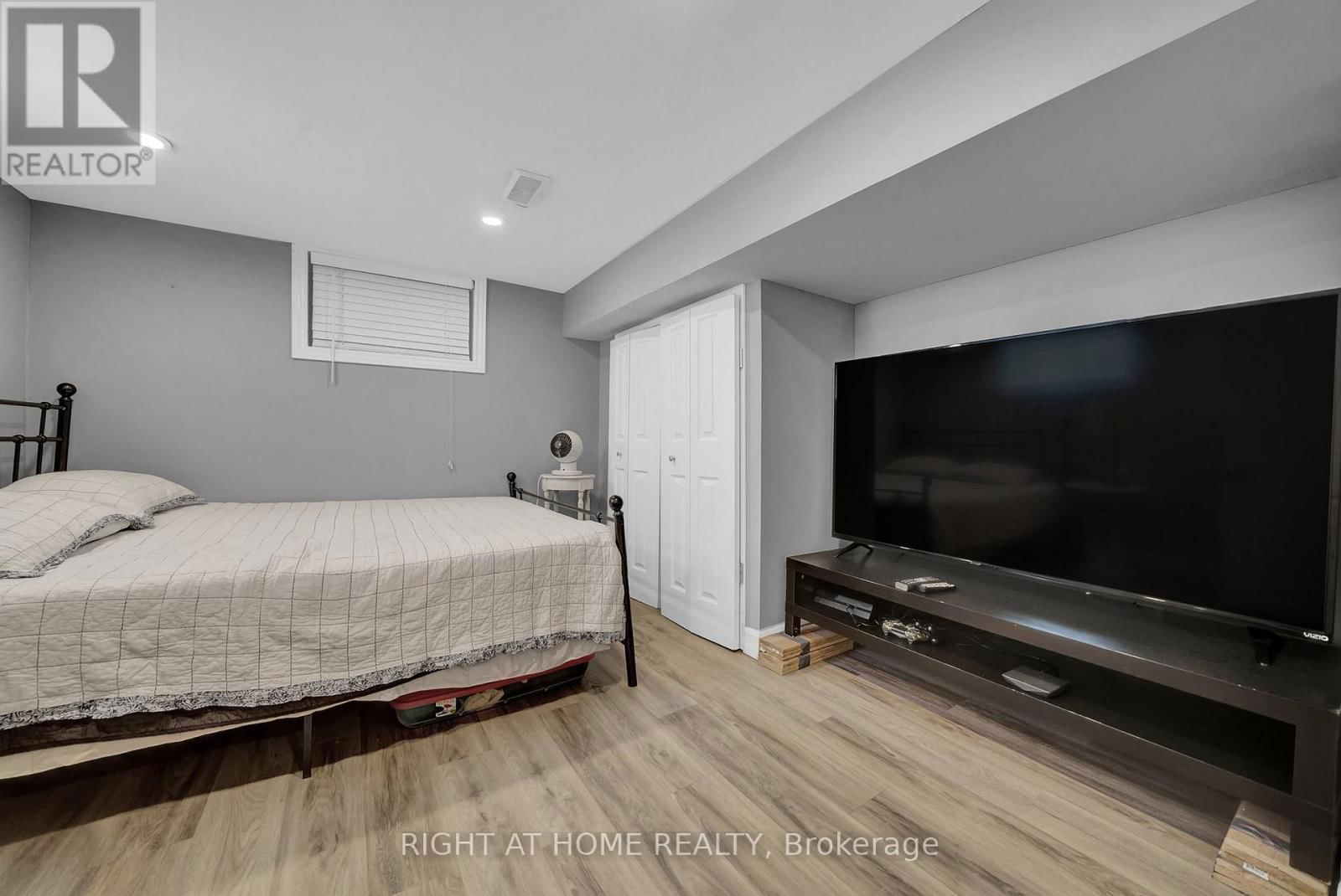 244 OSHAWA BOULEVARD Image 22