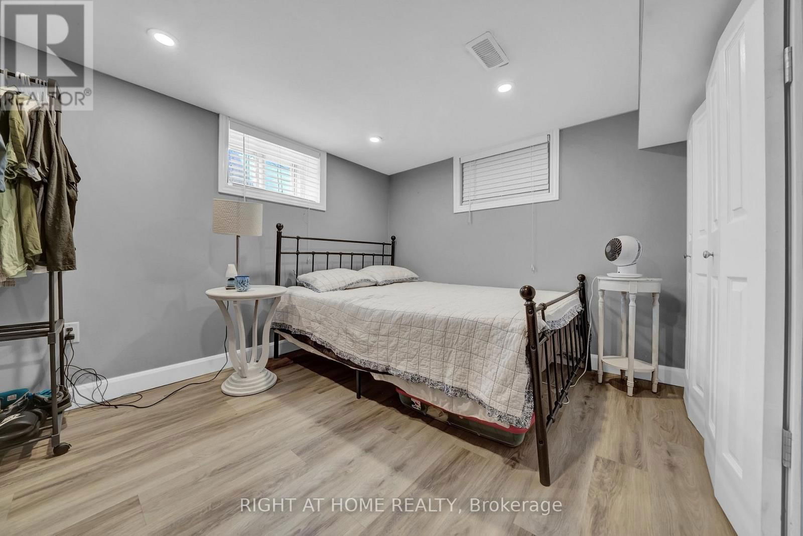 244 OSHAWA BOULEVARD Image 23