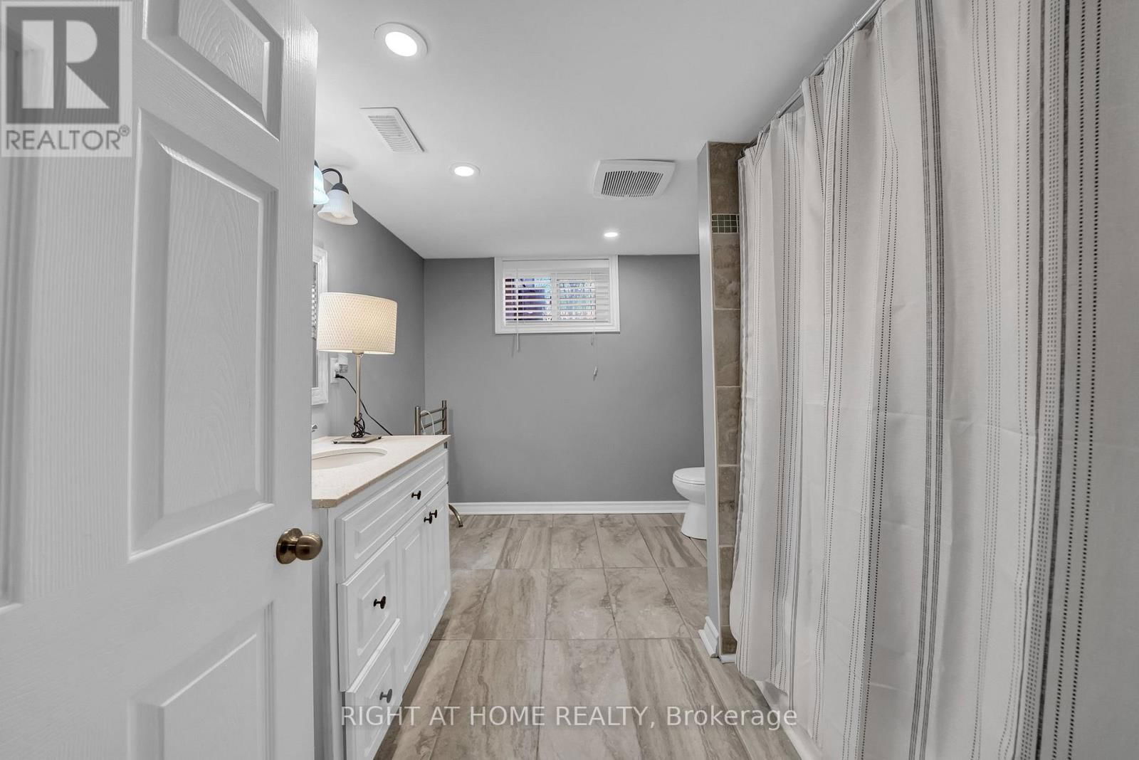 244 OSHAWA BOULEVARD Image 25