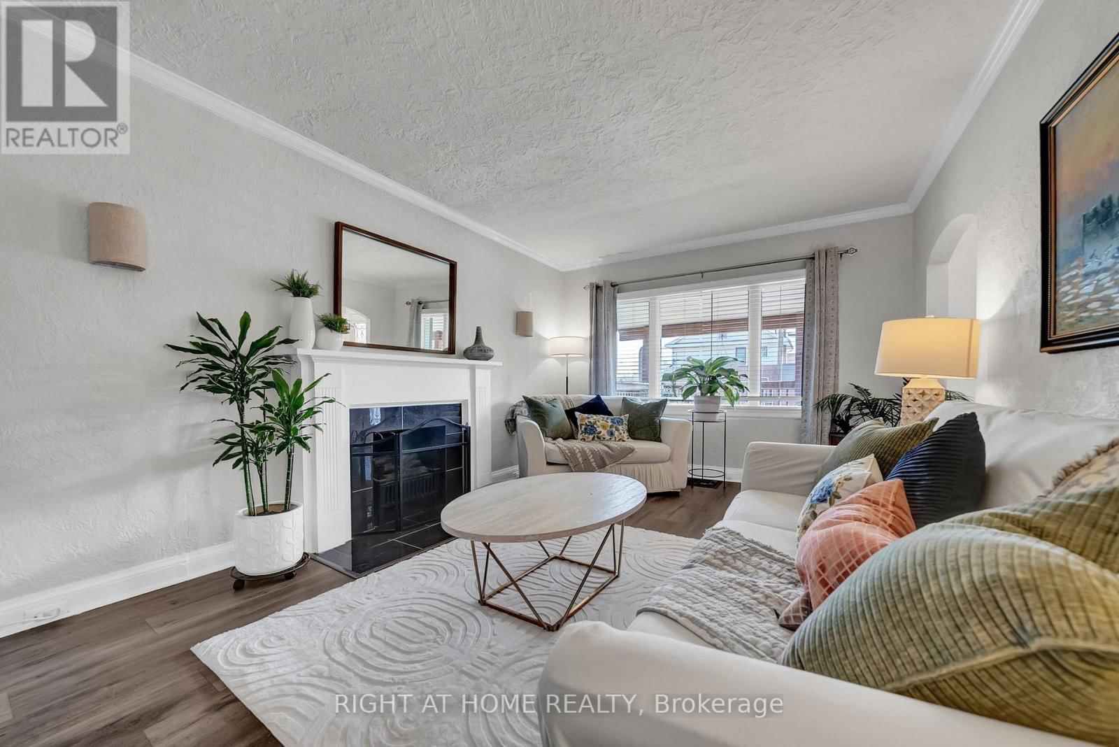 244 OSHAWA BOULEVARD Image 7