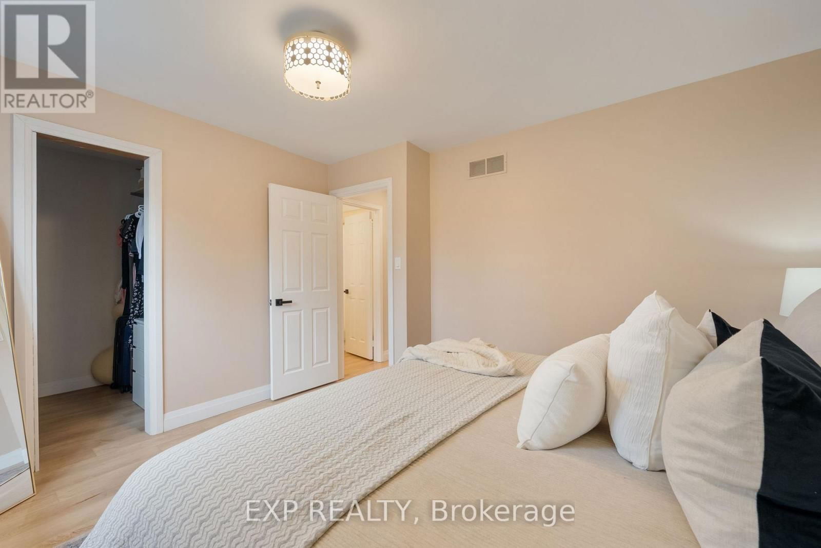 24 GLENMORE DRIVE Image 16