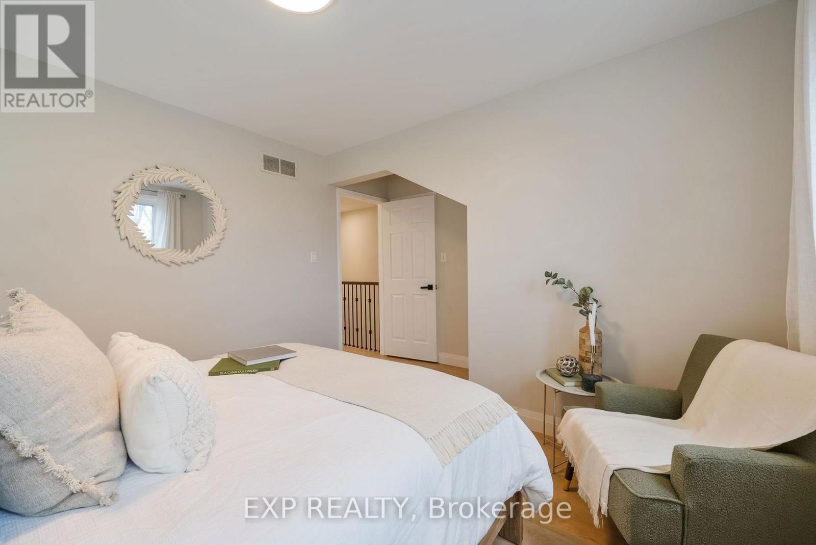 24 GLENMORE DRIVE Image 22