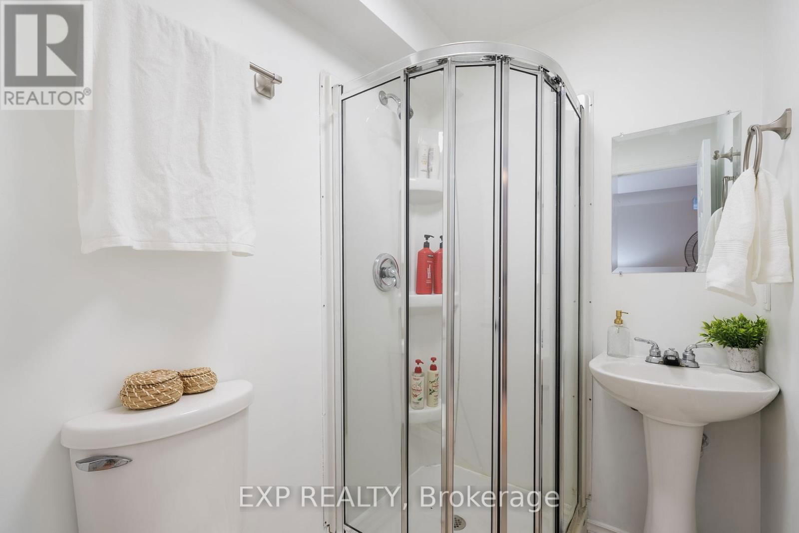 24 GLENMORE DRIVE Image 27