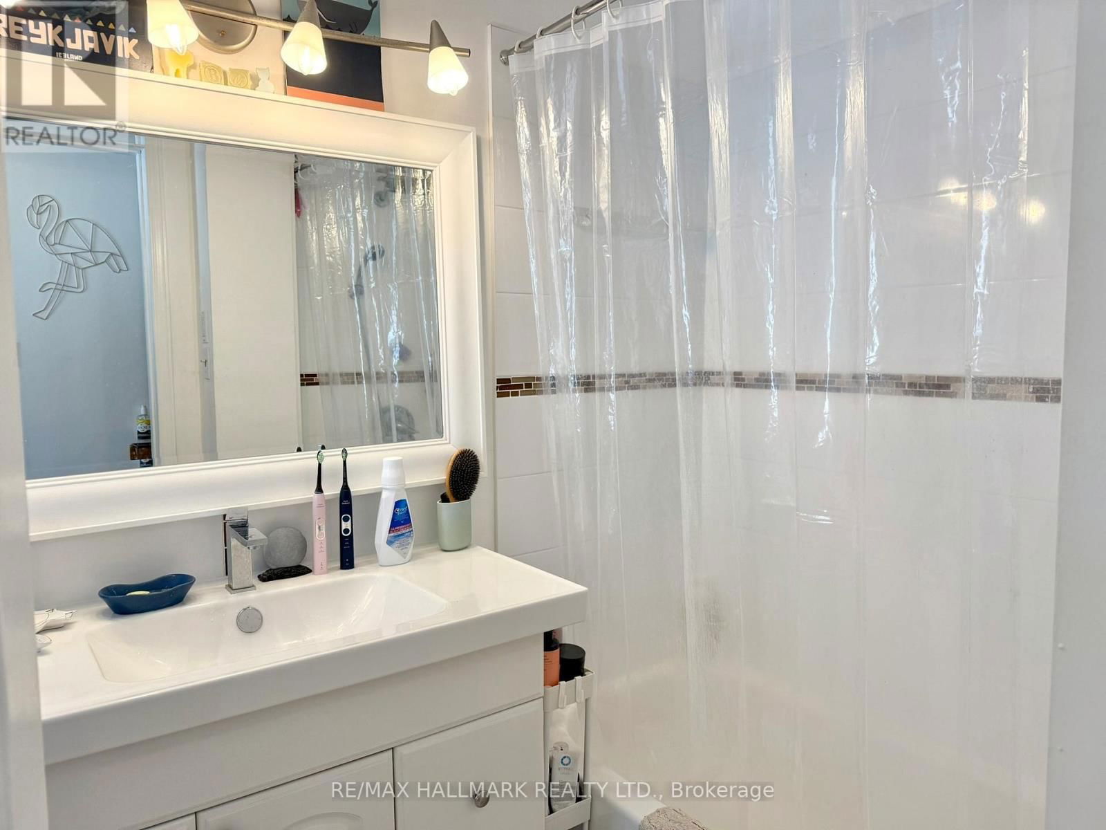 161 ASHDALE AVENUE Image 23